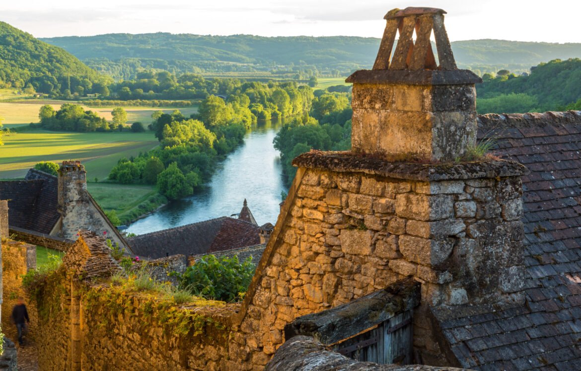 View over Beynac-et-Cazenac & Dordogne River, Beynac, Dordogne, France View over Beynac-et-Cazenac & Dordogne River, Beynac, Dordogne, France